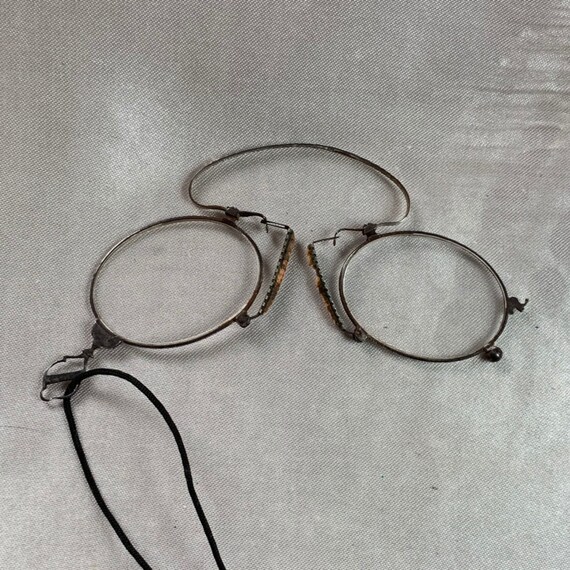 Occhiali o occhiali Pince Nez pieghevoli del XIX secolo in | Etsy Italia