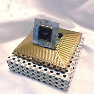 Working Amere Clock Powder Compact. Made in Switzerland Vintage 1940s