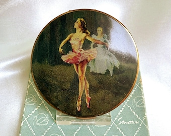 Rare vintage Pal Fried Ballerina Stratton scone loose powder compact , lovely condition, boxed.  1950s.
