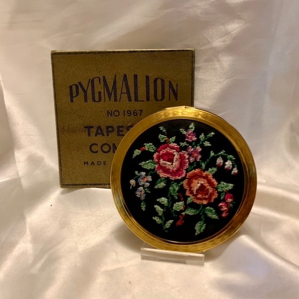 Vintage Pygmalion mirror compact. No. 1967 Tapestry loose powder compact. Unused. Original box, Made in England. 1950s