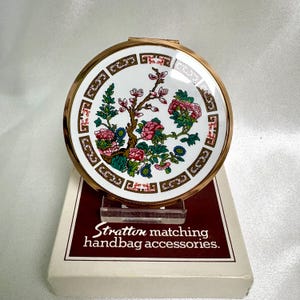 Vintage Stratton Indian Tree compact. Mini convertible powder compact. For loose or pressed powder. boxed. Mint