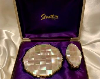 Stratton mother of pearl  compact set.  Queen Convertible powder compact and lipstick mirror , unused and original box. Mint. Vintage 1970s