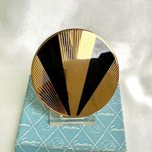Stratton  Art Deco design loose powder compact. Vintage 1950s