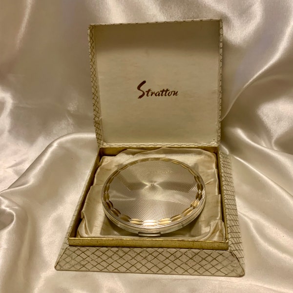 Vintage Stratton compact. silver and Gold Plated, unused slim convertible powder compact. Made in England. 1960s. mint condition