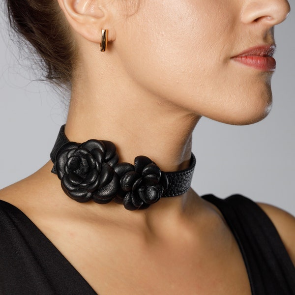 Gargantilla de Piel con Collar de Flores y Pulsera de Mujer Diseño Tendencia Otoño/Invierno