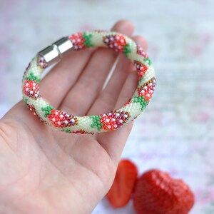 Bead crochet pattern with strawberries for bracelet or necklace image 4