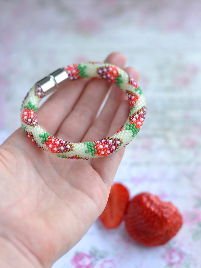 Bead crochet pattern with strawberries for bracelet or necklace image 4