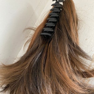 Hair on claw clip short style 2 style in one hairpiece in 5 different dark colours (6)