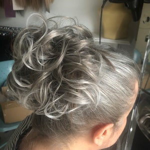 Authentic curly Hair  scrunchie extension ponytail in grey blonde curly with white highlights (13/10