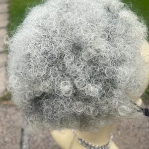 Extensión de cabello afro grande auténtica con cordón y peines para cola de caballo color crema plateado (16/54)