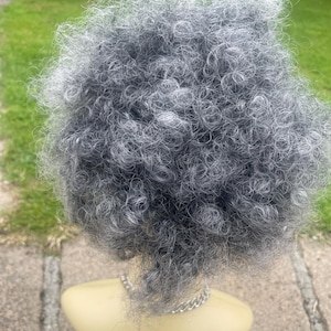 Extensión de cabello afro grande auténtica con cordón y peines para cola de caballo en gris negro (16/50)