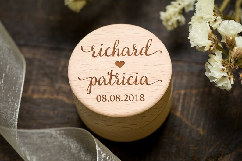 Custom ring box Personalized ring box Wooden ring box Wedding ring box Custom names ring box Ring bearer box Unique ring box