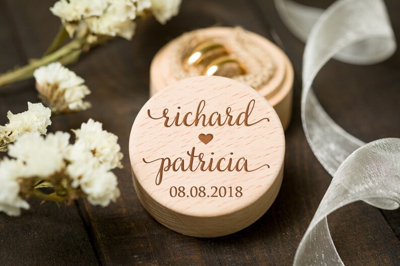 Custom ring box Personalized ring box Wooden ring box Wedding ring box Custom names ring box Ring bearer box Unique ring box