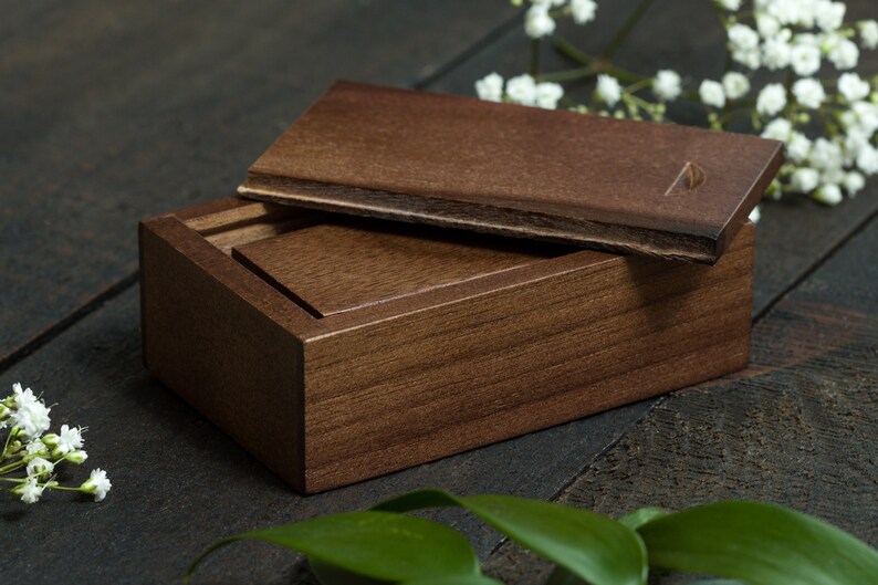 16gb or 32gb Wedding USB Drive With Box Arrow Wedding usb Thumb Drive Wedding Photo usb Personalized Wood USB Wooden usb Arrow USB Box