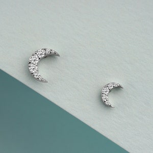 Minimalistic Diamond Stud Earrings in 14K Solid Gold/ Moon Earrings/ Crescent Moon Diamond Earrings/ Dainty Stud Earrings/ Birthday Gift