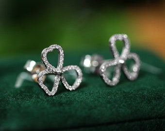 Flower Diamond Stud Earrings/ Three Lealves Diamond Earrings/ Minimalistic Gold Jewelry/ Birthday/ Anniversary Gift For Her/ Simple Earrings
