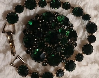 Green Faux Emerald brooch Pin Large crystals Gold Tone Bracelet Set Vintage