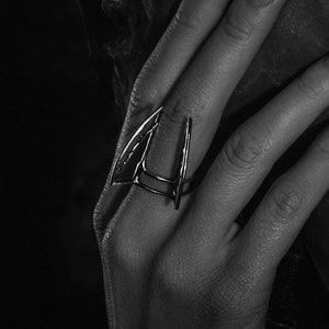 Anello unico, anello d&#39;argento moderno d&#39;arte, anello d&#39;argento d&#39;avanguardia, anello insolito, anello astratto, gioielli dello spazio esterno, anello futuristico, anello Astro