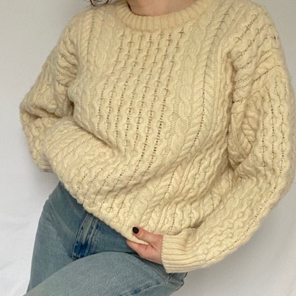 Vintage 80's Ivory Wool Cable Knit Pullover Sweater