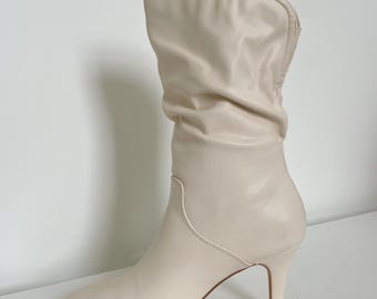True Vintage 80&#39;s Off-White Stiletto Heeled Slouch Booties
