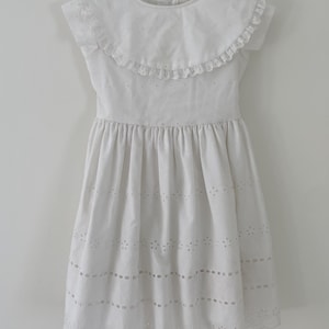 Robe blanche vintage des années 80 pour tout-petit