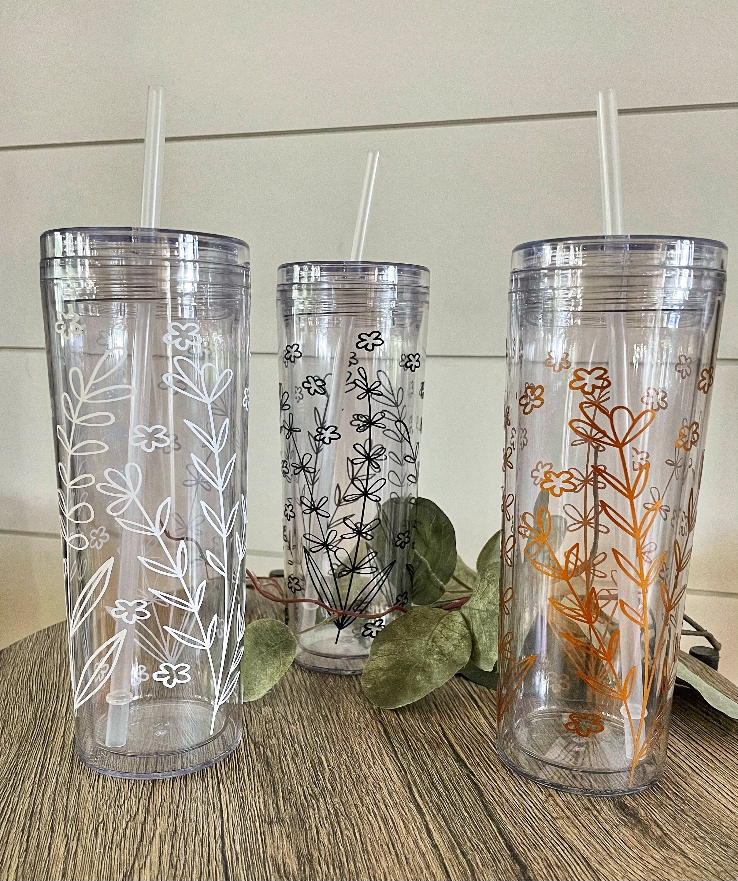 Clear Acrylic Tumbler With Lid and Straw 