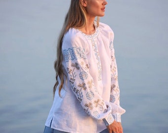Witte linnen Oekraïense Vyshyvanka-blouse, geborduurd shirt