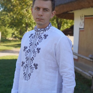 White Linen Shirt Ukrainian Vyshyvanka Embroidered Men&#39;s embroidered shirt,Men&#39;s embroidered shirt Gift for Christmas
