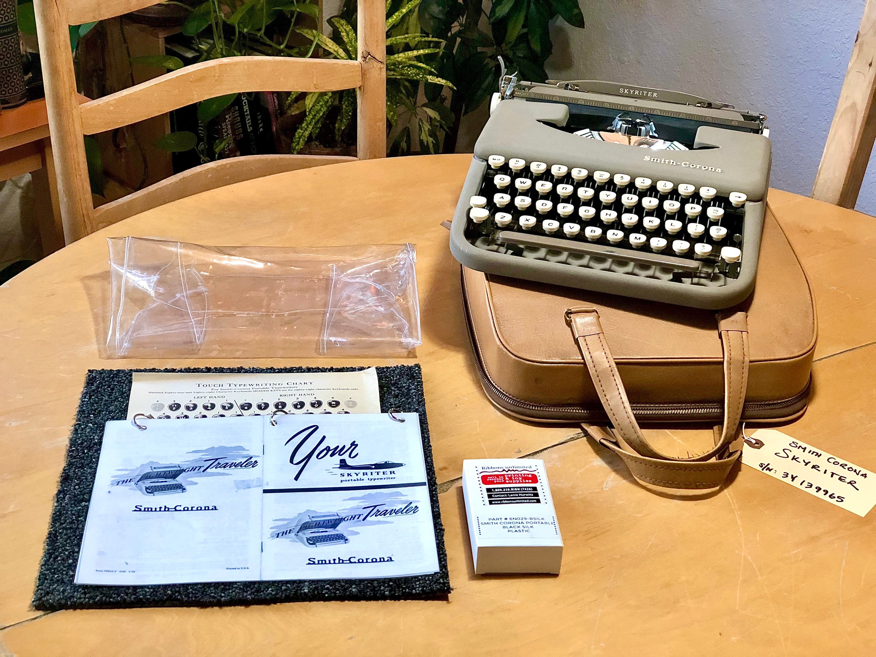 1958 Smith Corona SKYRITER *ULTRA-PORTABLE* Working Manual Typewriter