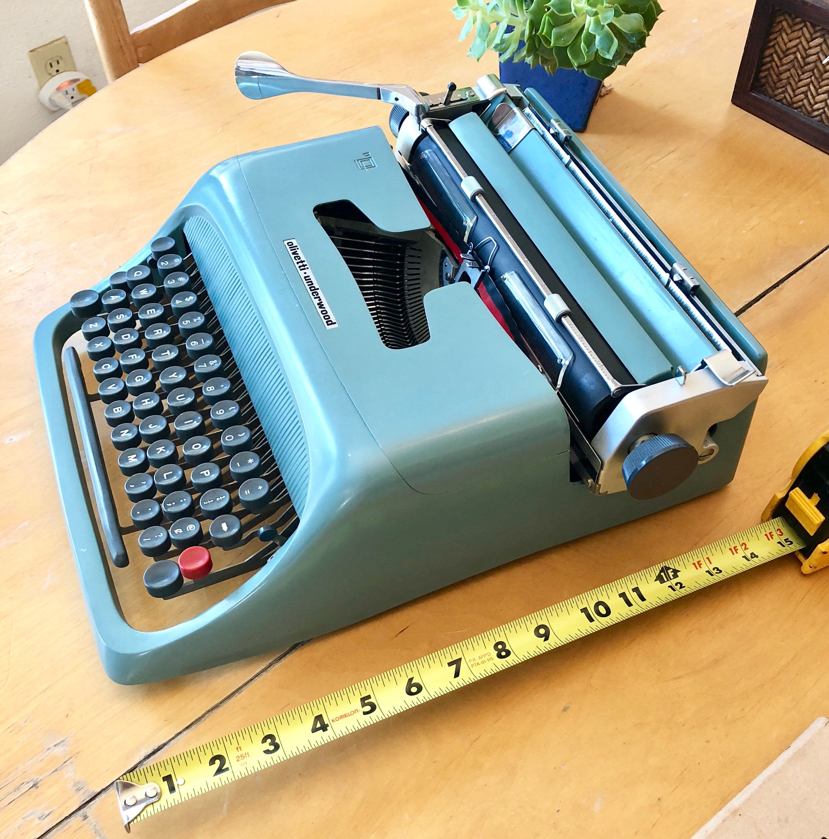 Olivetti-Underwood STUDIO 44, Working Manual Desktop/Portable Typewriter