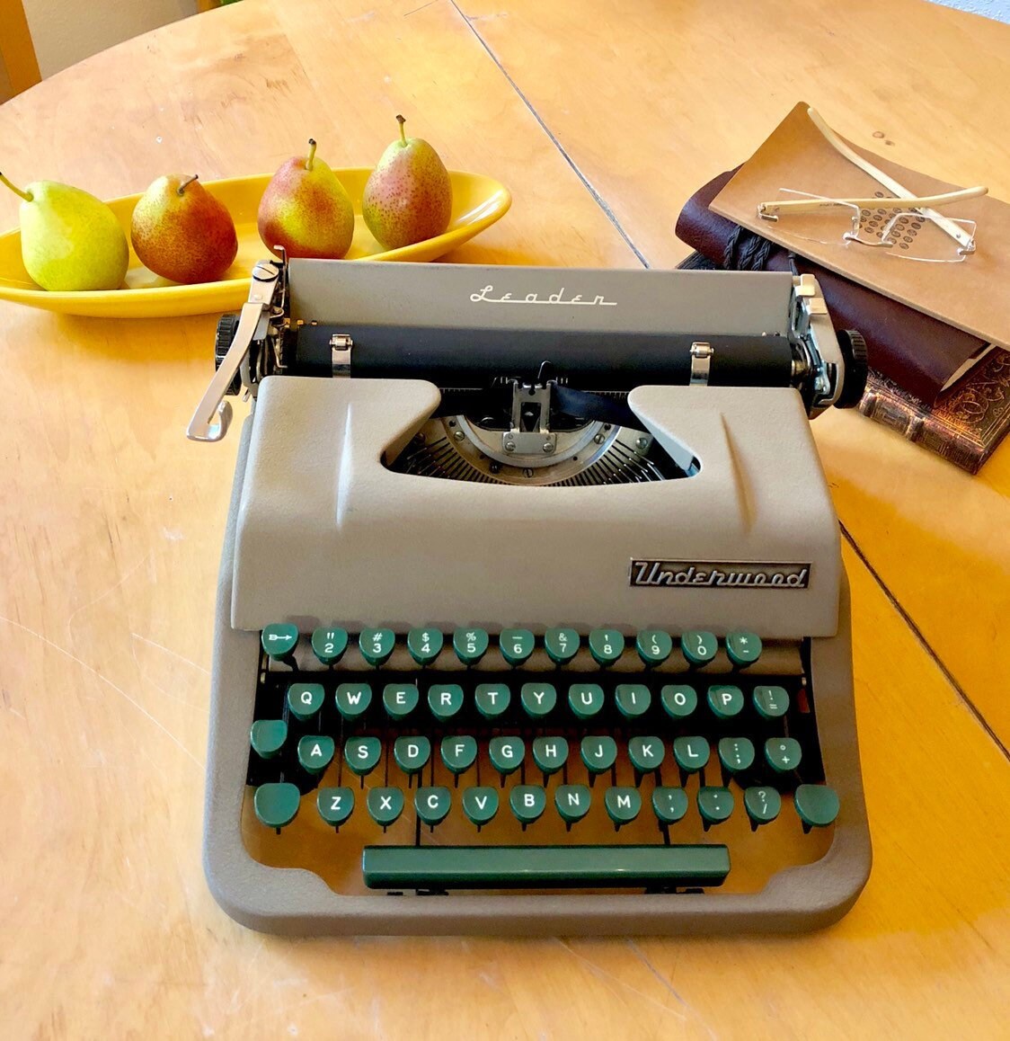 1954 Underwood LEADER Working Manual Typewriter