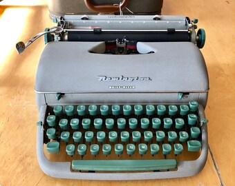 1957 Remington QUIET-RITER Working Manual Typewriter