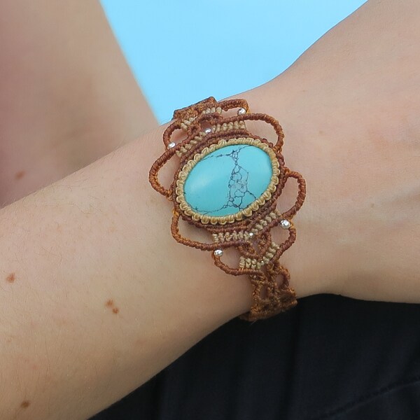 Bracelet en macramé et pierre naturelle: turquoise, bracelet ethnique, boheme, hippie, réglable, boho, pièce unique, création, festival