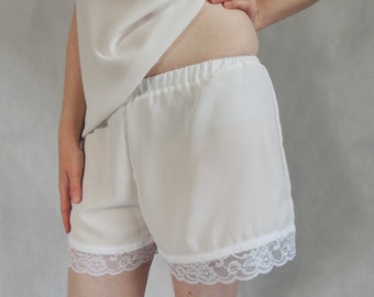 White Peachskin Shorts with Lace Trim