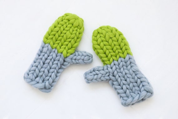 Knit Mittens Knit Womens Mittens Pink Mittens Knit Winter Mittens Chunky Knit Mittens Knit Winter Wear Knit Gloves Plaida