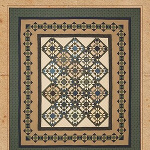 Puede incluir: Un patrón de colcha titulado "Old Mill Pond" de Heartspun Quilts. La colcha presenta un diseño geométrico con una mezcla de cuadrados y diamantes marrones, azules y blancos.