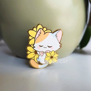 Calico Cat Sunflower Hard Enamel Pin, gifts for her, cat lover, gifts for cat lover, valentine, cat enamel pin