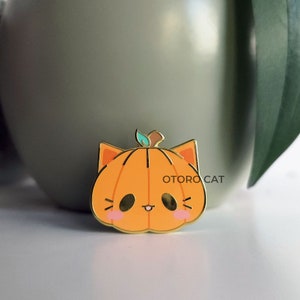 Cat Pumpkin Enamel Pin, Cute Animal Gold Badge Lapel Pin, Gift, Halloween, Spooky, Gifts for her/friends