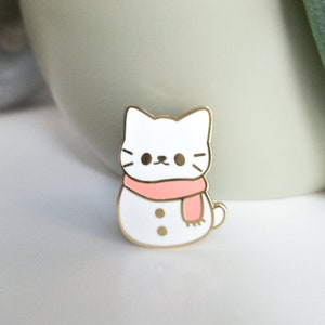 Snowman Cat Enamel Pin, Cute Animal Gold Badge Lapel Pin, Gift, Snowman, Winter Holiday, Gifts for friends, gifts for her, cat lovers