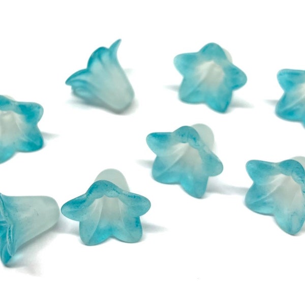 Wit met Aqua Handgeschilderde Lucite Lily Flower Beads - Kies uw hoeveelheid