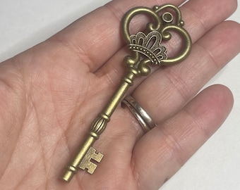 Antique Bronze Crown Key Pendant, Alloy Jewelry Making Supply (82x32mm)