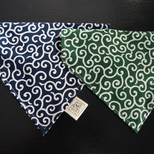 Shiba Inu Chien Bandana Au Motif Japonais Karakusa Vert 唐草 Etsy