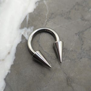 Titanium Large Spike Septum Ring, Horseshoe Hoop Ring in 14g or 16g - 4x8mm Spikes