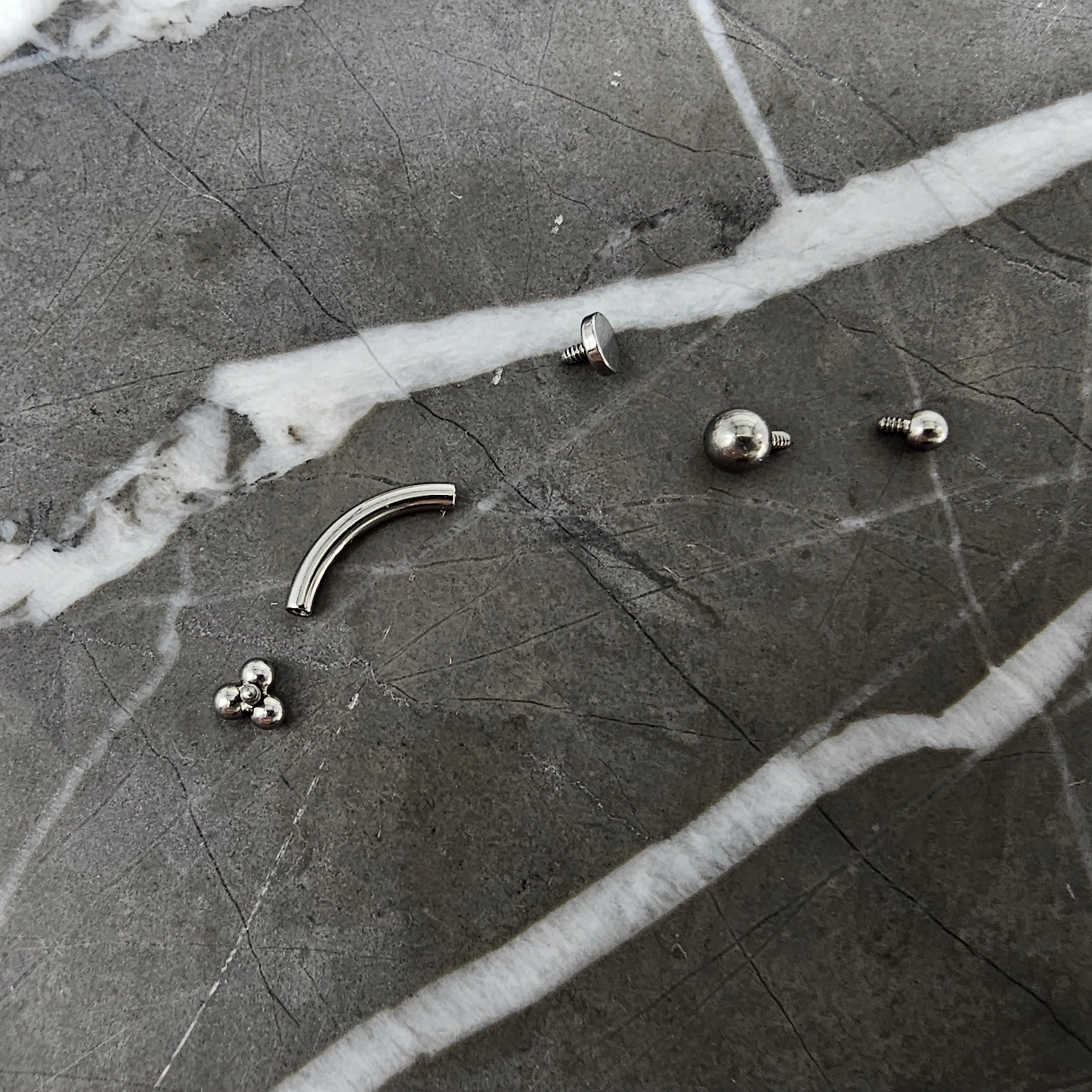 Trinity Titanium Internally Threaded Minimalist Vertical Labret, Rook ...