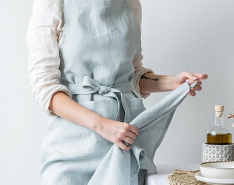 Blue lace linen apron. Natural linen full apron with pockets. Soft linen kitchen apron for women and man. Custom color. Mother's day gift