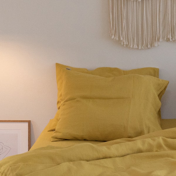 Funda de almohada de lino con cierre de sobre. Ropa de cama tamaño king de lino suave lavada en color amarillo musgo. Funda de almohada de lino tamaño queen estándar lavada en piedra