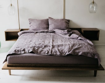 Linen bedding set. King or Queen size duvet cover and 2 pillow cases with button closure in dusty lilac