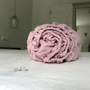 Sábana ajustable de lino. Ropa de cama king de lino suave lavado en rosa. Sábana ajustable queen deslavada en rosa empolvado. Sábana ajustable de tamaño estándar y personalizado.