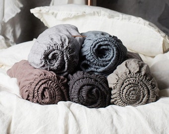 Linnen hoeslaken. Gewassen zacht kingsize beddengoed. Natuurlijk stonewashed linnen hoeslaken. Standaard bedovertrek, kingsize bed en bedovertrek op maat