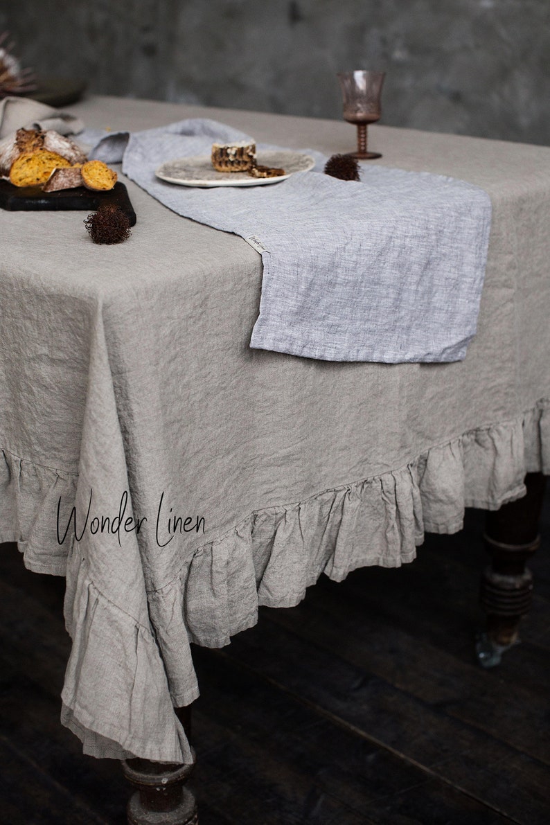 Rüschentischdecke aus Leinen. Tischdecke aus gewaschenem, weichem Leinen. Tischdecke aus natürlichem Stonewashed-Leinen in Sondergröße mit Rüschen Bild 5